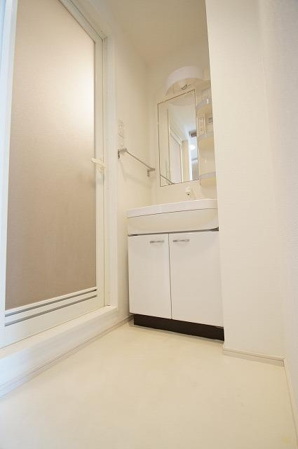 リフェスタ渡辺通の独立洗面台|リフェスタ渡辺通（1R）