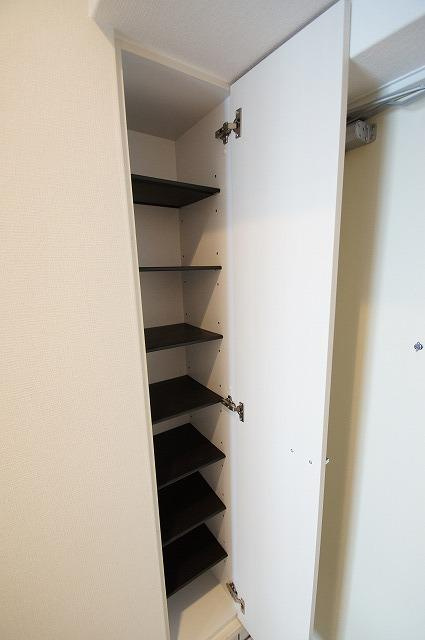 リフェスタ渡辺通の収納|リフェスタ渡辺通（1R）
シューズボックスは収納力十分です。