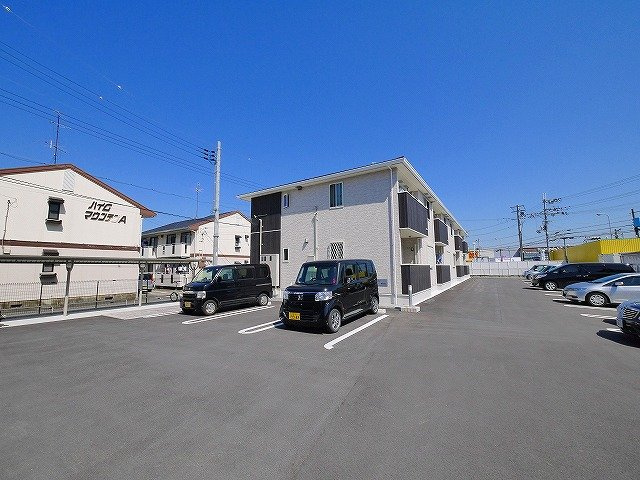 ステラの駐車場|カースペースがあります