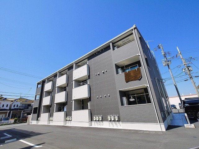 ステラの外観|おしゃれな外観です