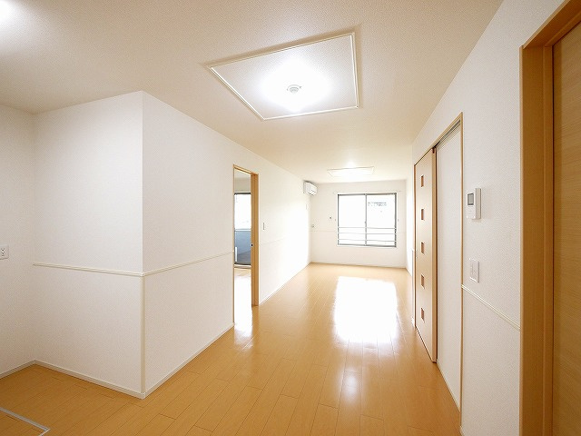 ソレイユ（田町）の居間・リビング|使いやすい居間です