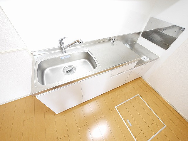 ソレイユ（田町）のキッチン|コンパクトなキッチンで掃除もラクラク