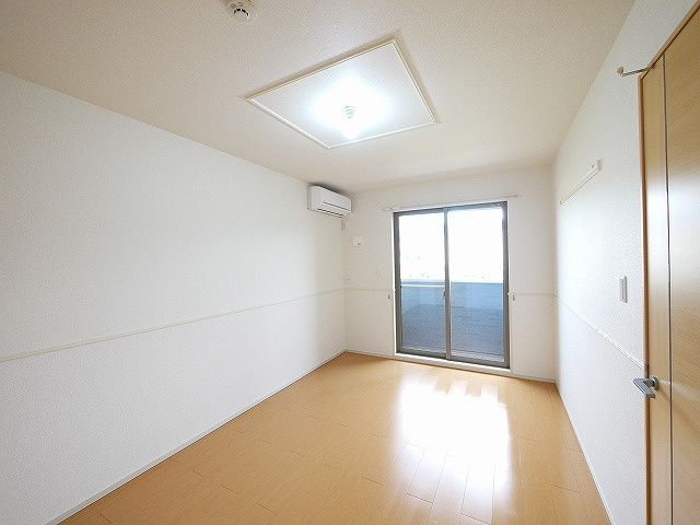 ソレイユ（田町）の寝室|ゆとりの広さです