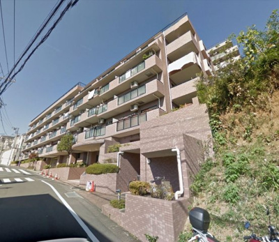 【外観】 | 藤和ライブタウン梶ケ谷 | 南西角部屋につき採光・通風良好。廊下側も人通りが少なくプライバシーを保てます。