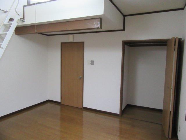 コーポラスSAKAIの洋室