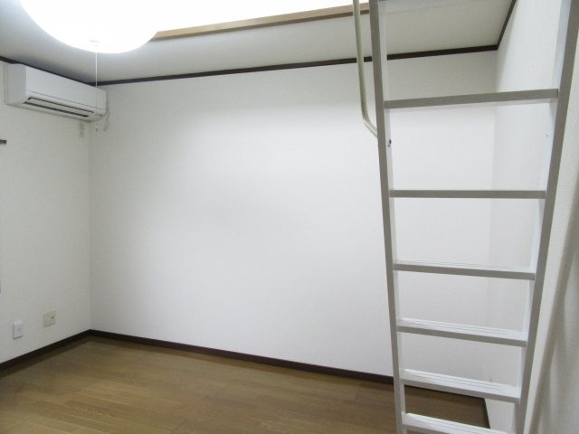 コーポラスSAKAIの洋室