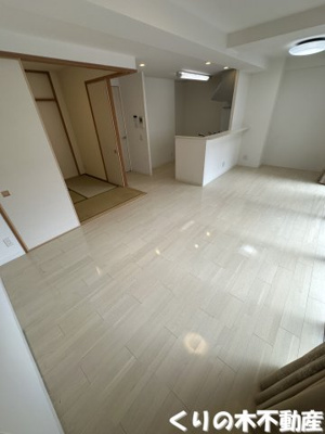 【居間・リビング】 | アルファライフ今治銀座 | こちらの居間で趣味の時間をお楽しみください