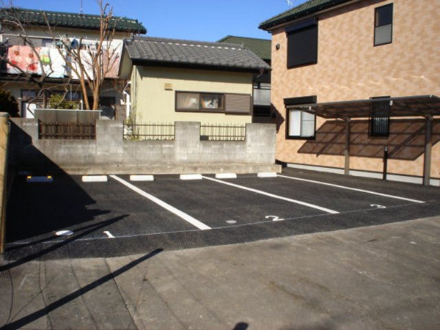 ニューシャルマンⅡの駐車場