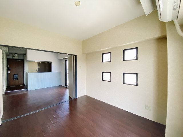 リバーサイドJ1の洋室