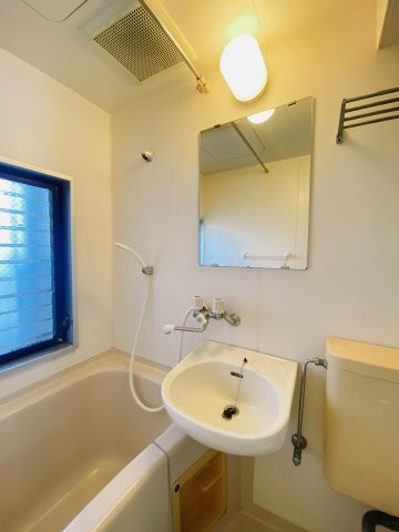 リバーサイドJ1の洗面所