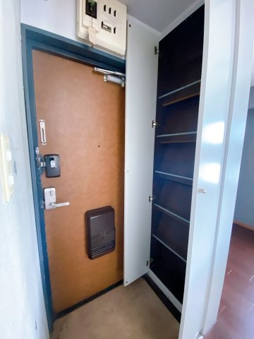 リバーサイドJ1の玄関