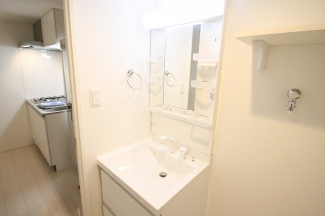 ラ・ヴェネレの独立洗面台