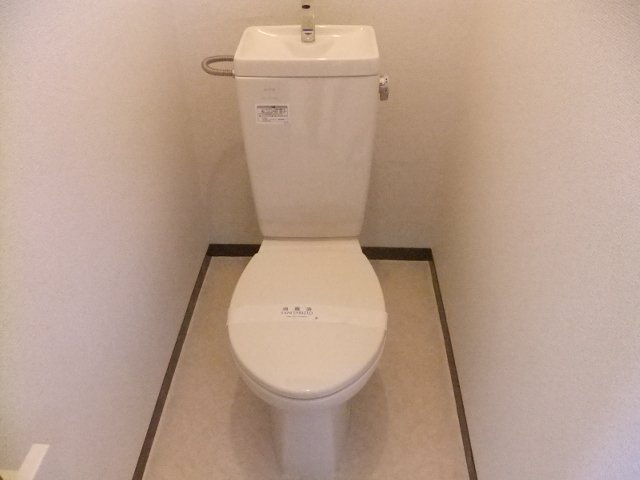 小金井市東町４丁目のアパートのトイレ