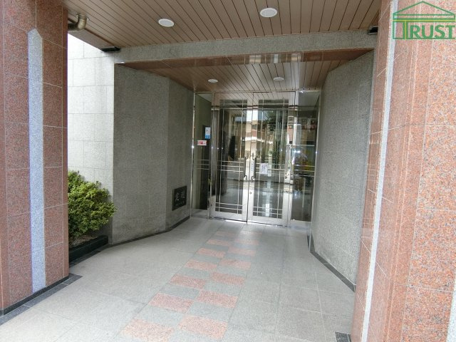 プレステージ西明石Ⅷ　のエントランス|清潔なエントランスです