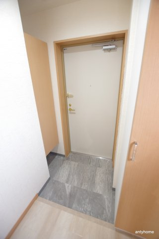 ジューム南森　仲介手数料無料の玄関