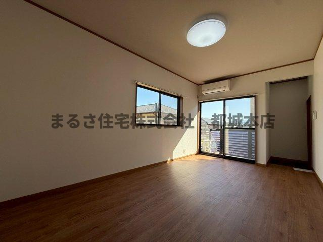 メゾンETO5の居間・リビング