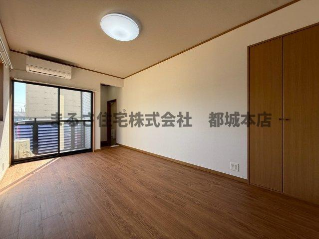 メゾンETO5の居間・リビング