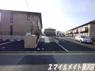 【駐車場】