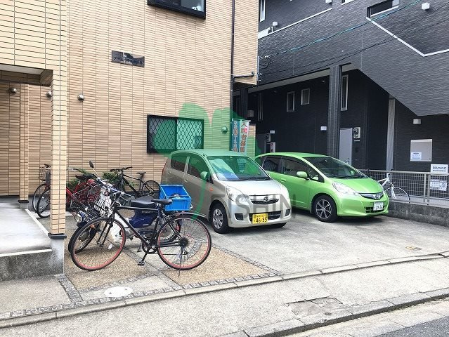 プラムハウス美野島の駐車場