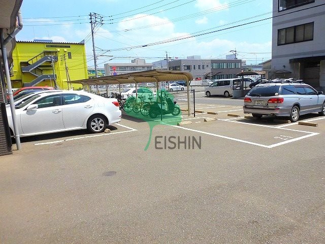 スタンドリバー東比恵2の駐車場