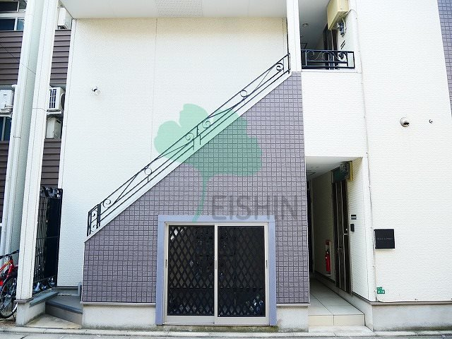 ホワイトアローのエントランス
