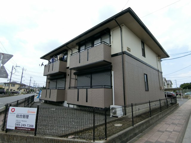ハイカムール泉B棟の外観
