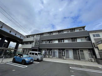 【駐車場】 | いつでも目の届く敷地内に駐車場があります♪お車をお持ちの方におすすめです！