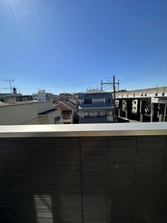 【展望】 | バルコニーからの眺望です♪3階にあるので人目が気にならないのが嬉しいですよね☆