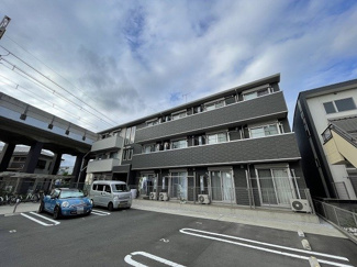 【駐車場】 | いつでも目の届く敷地内に駐車場があります♪お車をお持ちの方におすすめです！