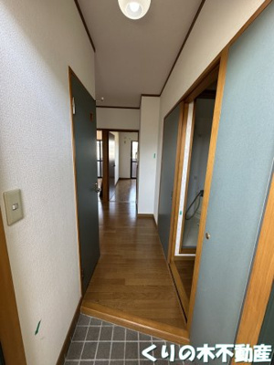 【玄関】 | グランディール小泉 | 明るい玄関です