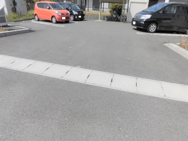 Sunset Gardenの駐車場