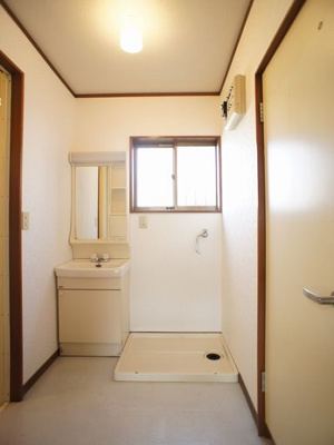 【洗面所】 | レジデンス吉原 | 洗面化粧台と洗濯機置き場があります♪