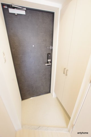 エスリード難波セントラル　仲介手数料無料の玄関