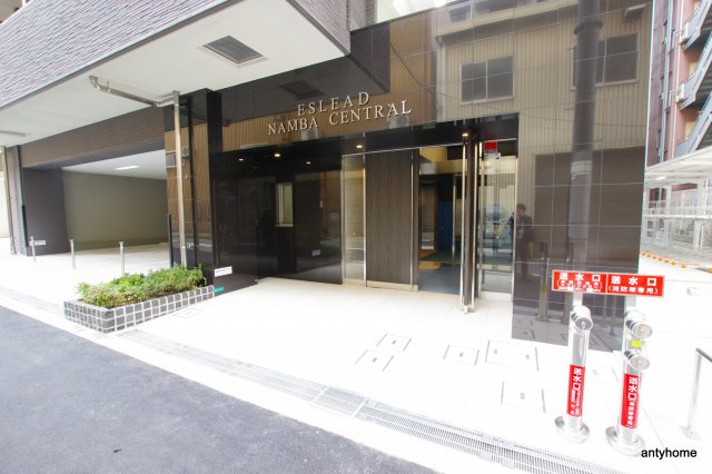 エスリード難波セントラル　仲介手数料無料のエントランス
