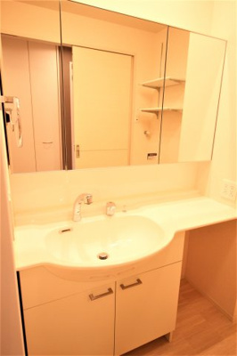 【独立洗面台】 | インペリアルタナベ | 3面鏡です★