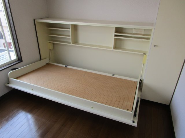 【設備】 | グランドール東大和　 | 収納ベット付でお部屋を広々使えます。