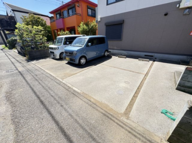 ウエストコート昭島の駐車場