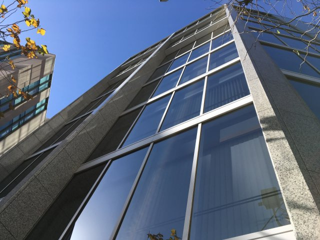 C－５ビルの外観