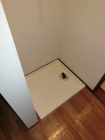 サンライズ平成Bの設備|サンライズ平成B　室内洗濯機置場