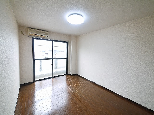 アーバンヒルⅢの洋室|スタンダードな洋室です