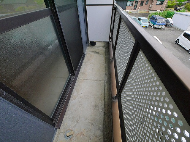 アーバンヒルⅢのバルコニー|お洗濯にも便利なバルコニー付き