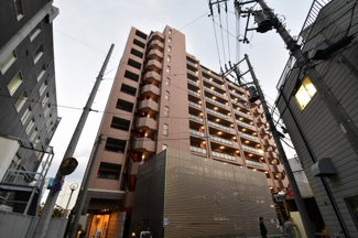 【外観】 | 京急本線「大森海岸」駅徒歩3分の好立地！遅い帰宅時にも便利な駅近物件！