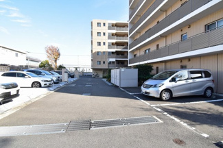【駐車場】