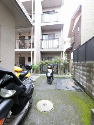 【その他共用部分】 | プラハ川崎 | バイク置場