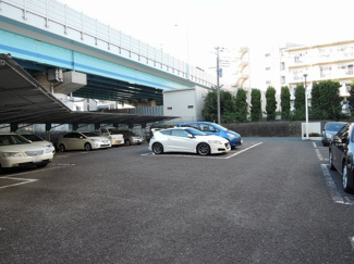 【駐車場】