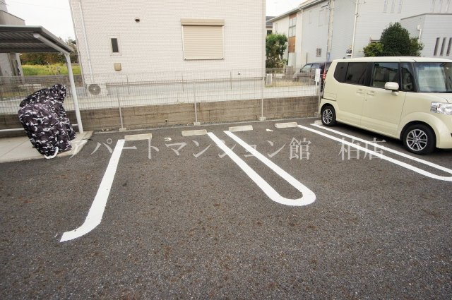セレッソ三輪野山の駐車場