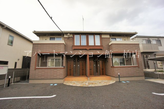 セレッソ三輪野山の駐車場