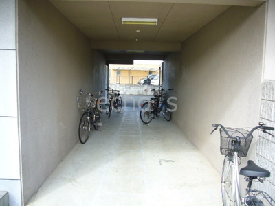 【駐車場】 | アローフィールドつどい | 屋内駐輪場