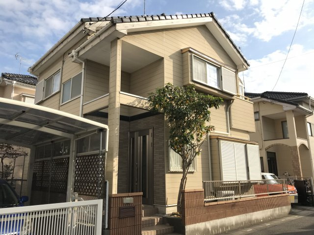 鴻巣市上谷の中古一戸建の外観|2018年11月11日の14時頃に北西側から撮影した建物の外観写真です。