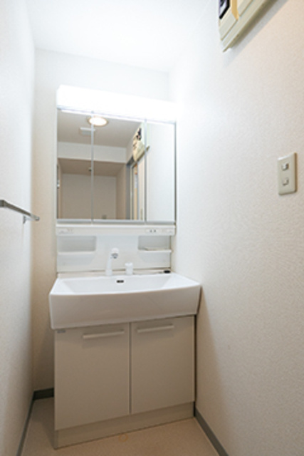 真成館ビルの独立洗面台|※写真は同タイプの別室になります